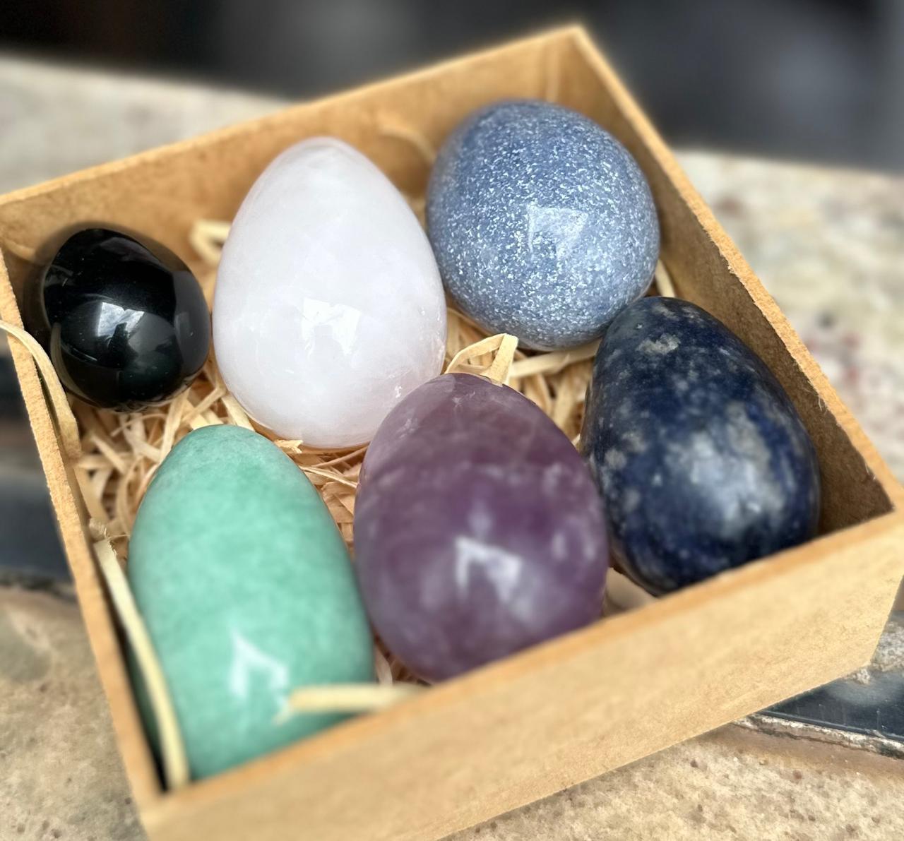 Coleção de Yoni Eggs em cristais naturais polidos